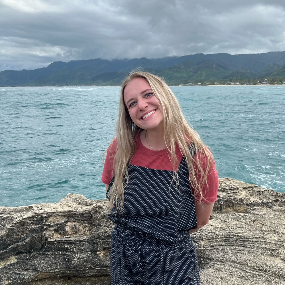 Meet your Posher, Elise